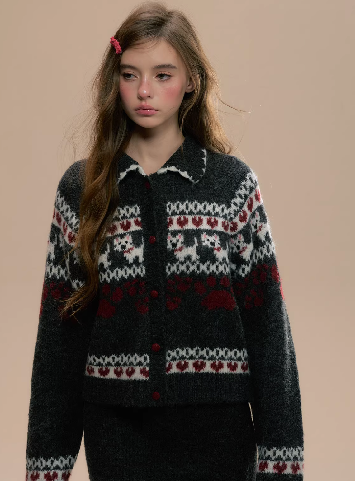 SUNSETPARK "Fair Isle Dog" retro dark gray knitted cardigan and skirt by SunsetPark, suitable for spring.