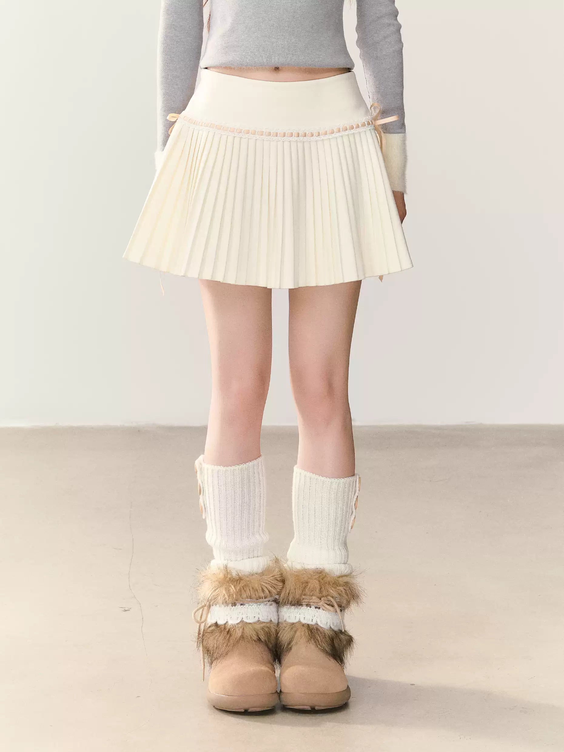 UMOUMO High-waisted mushroom pleated midi skirt, lace and bow trim, figure-flattering A-line pleated skirt