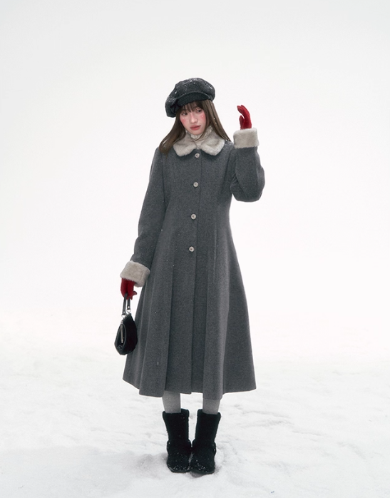 CANSTORE 'Moscow Haze' Grey woolen coat with rose buttons and a tight waist