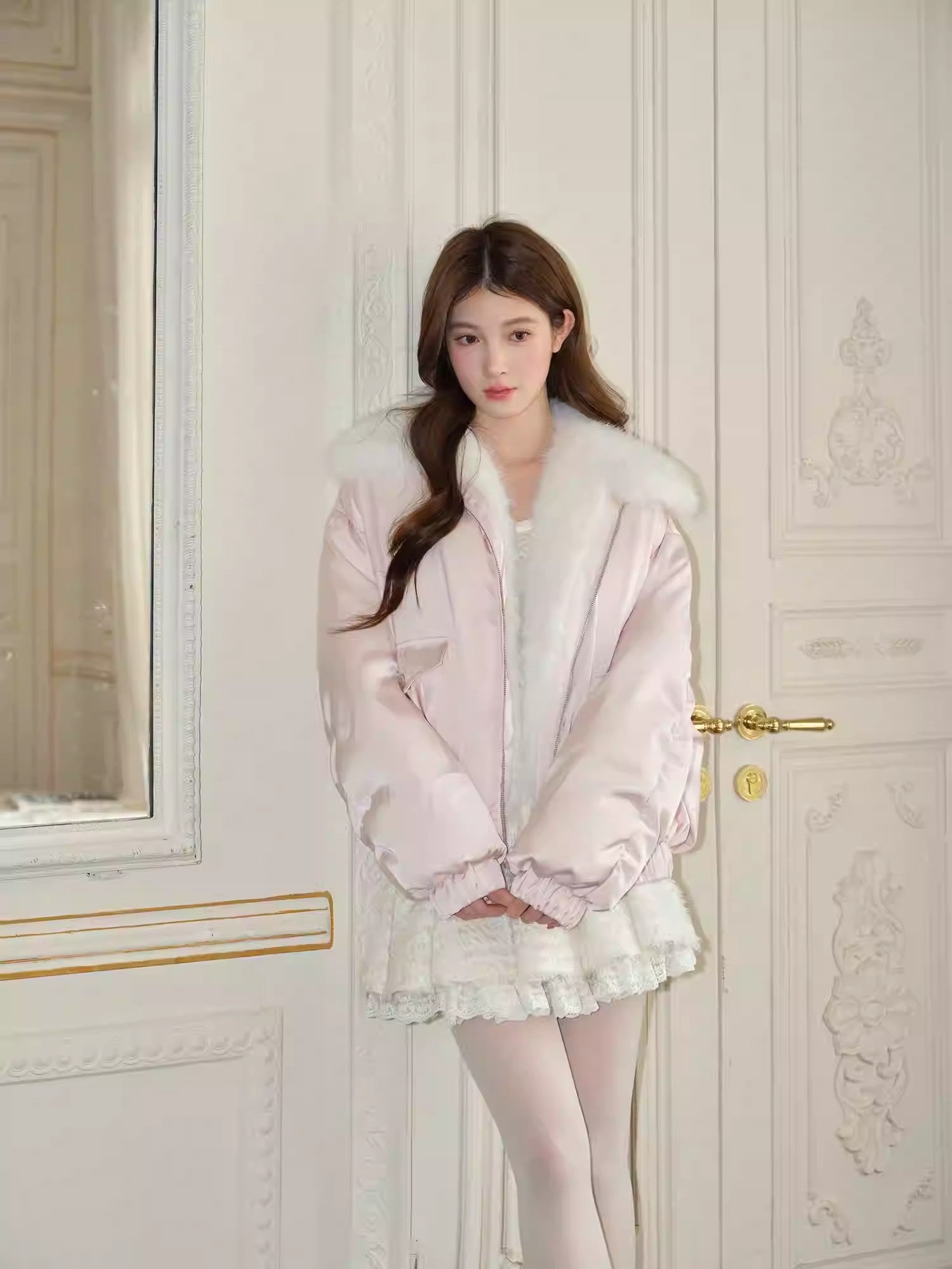 RECIT Sleek pale pink puffer jacket, satin trim, loose fit, perfect for a feminine look that will attract all eyes on Instagram.