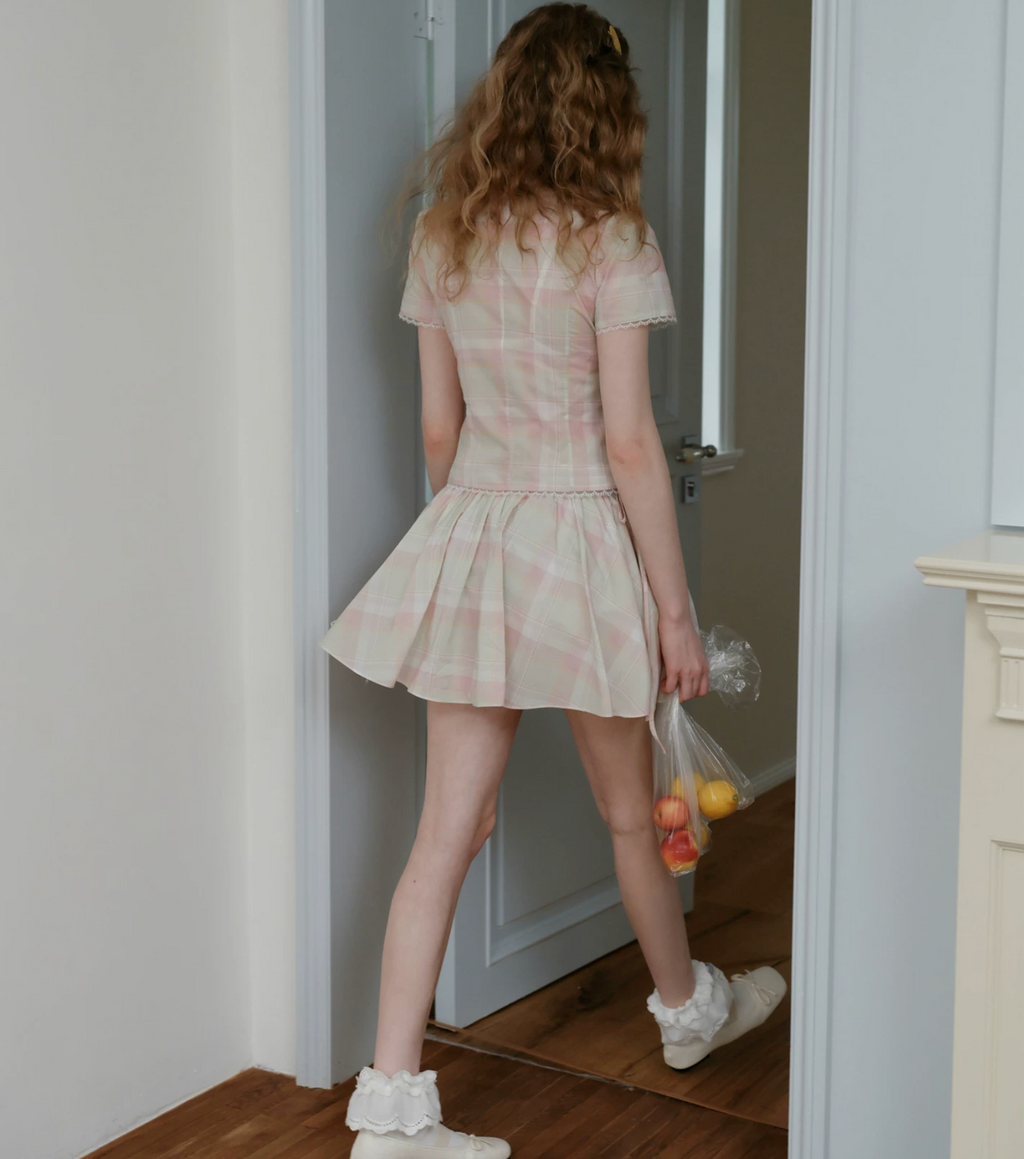 Preppy pink and green plaid 2026 Korean style suit includes V-neck short-sleeved shirt with lace trim and mini skirt