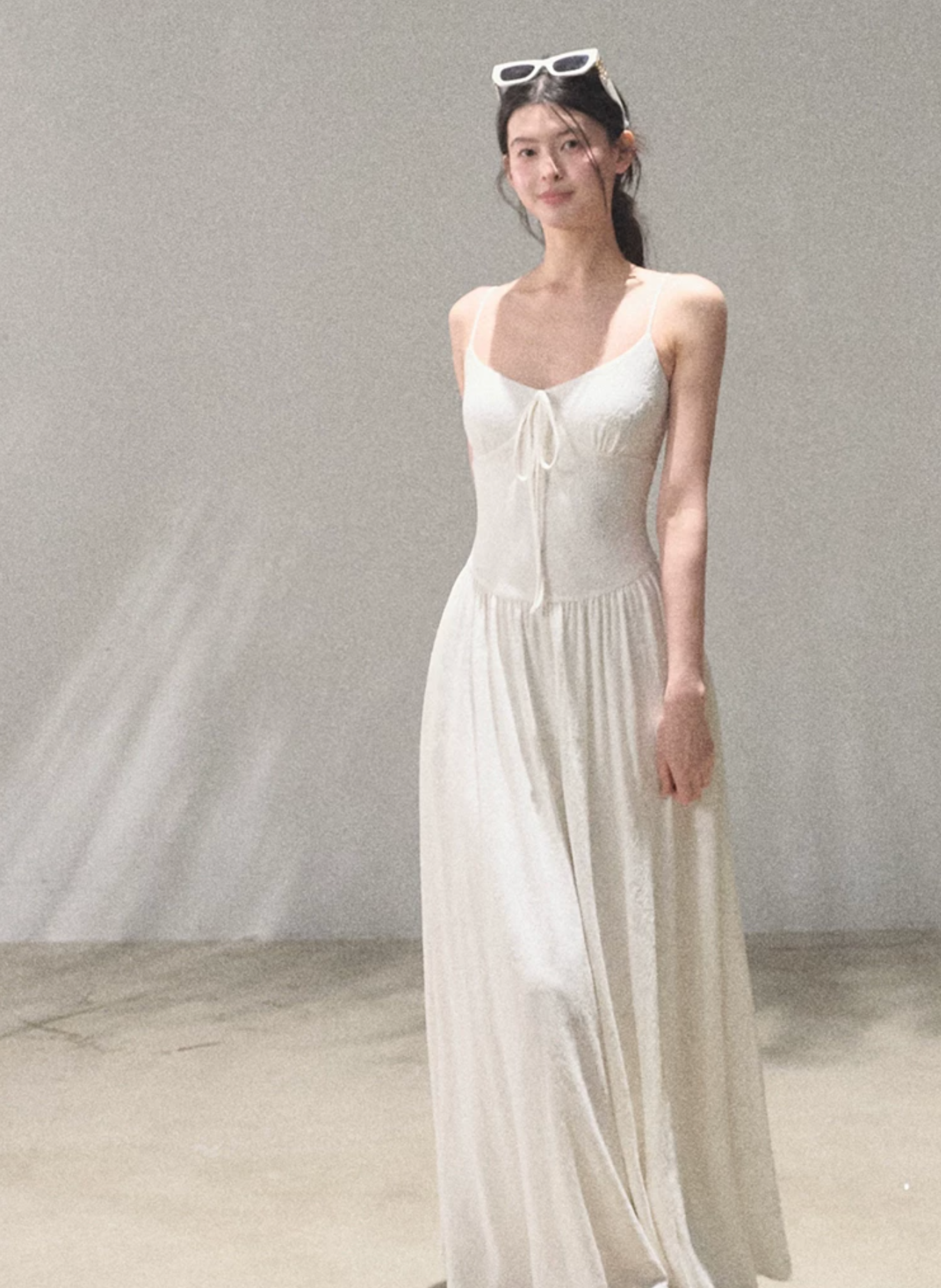 OAKMOO "The Passing Flower Shop" - Backless maxi dress, Bohemian Resort style, vinyl jacquard material, fitted waist.