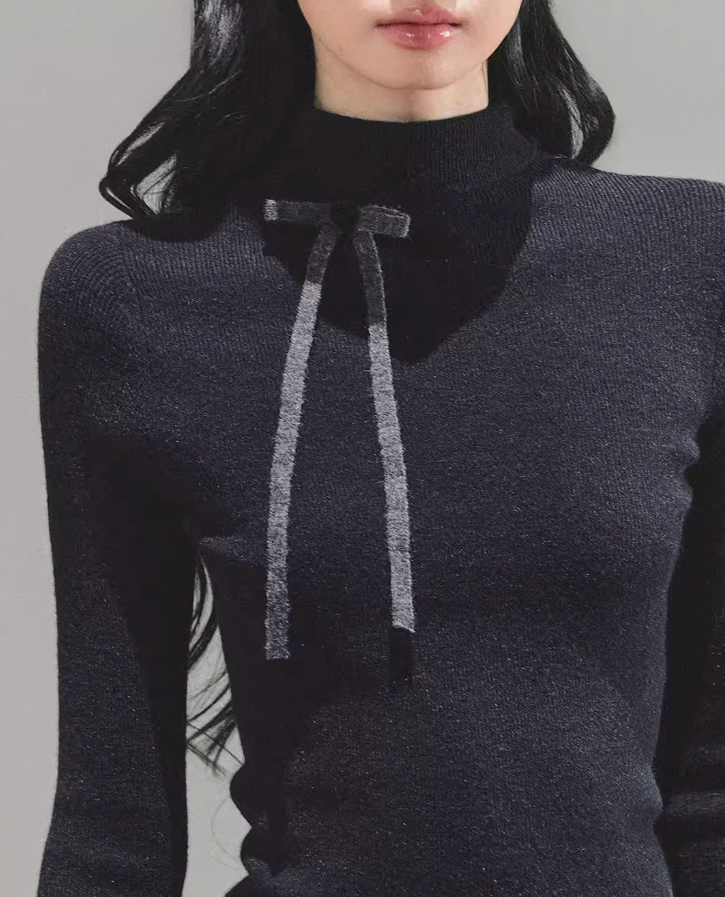 SHAOYEYAN AOMALM's "velvet-soft" long-sleeved, mid-neck knitted undershirt for women is perfect for winter and creates a glamorous look.