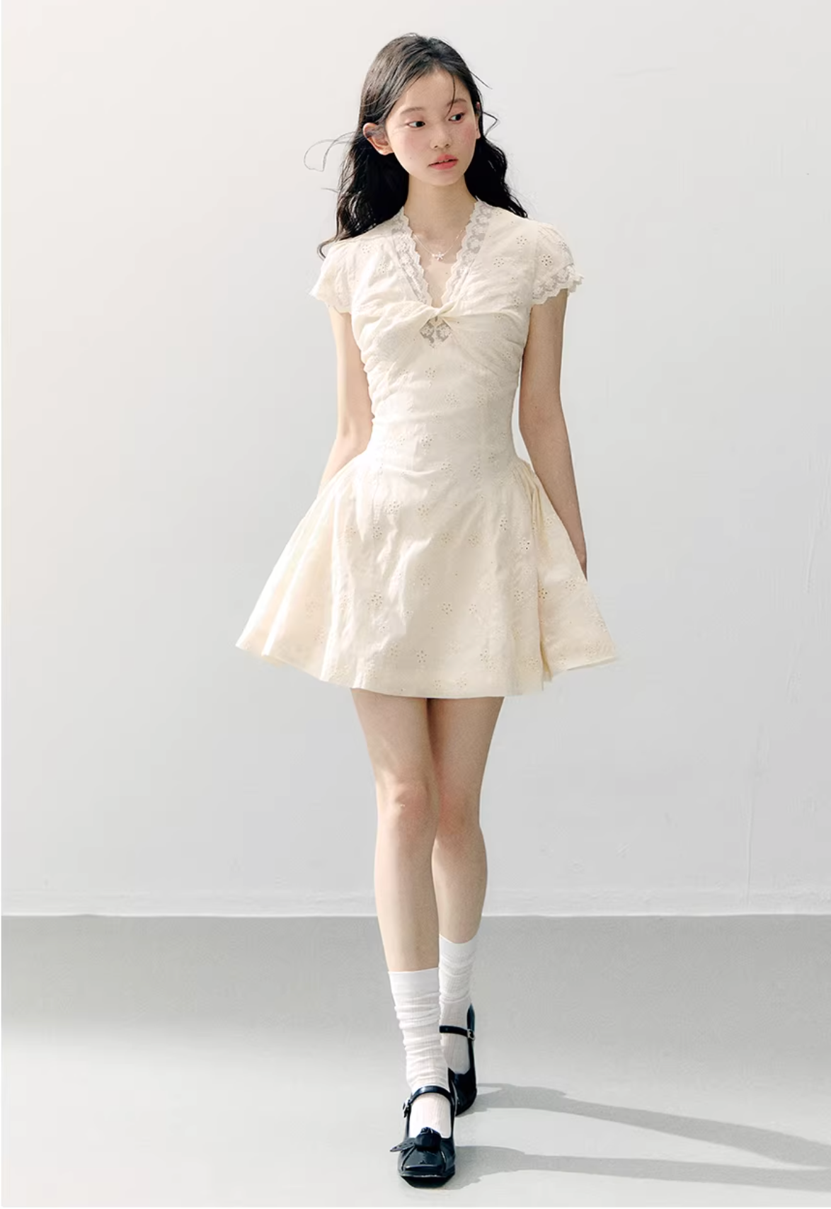 ANNATTO A-line dress, slim waist, V-neck, lace trim, inspired by Jasmine Moss