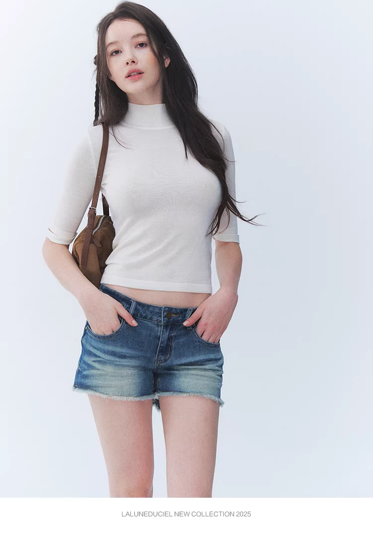 LaluneDuCiel [Truong Nguyen Anh's style] High-neck sweater for women, solid color, flattering.
