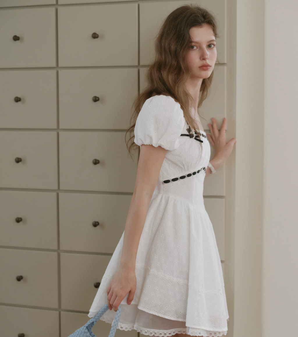 ISISLOVE Women's French bow short puff sleeve dress, white mesh summer dress made of embroidered pure cotton, fitted waist.