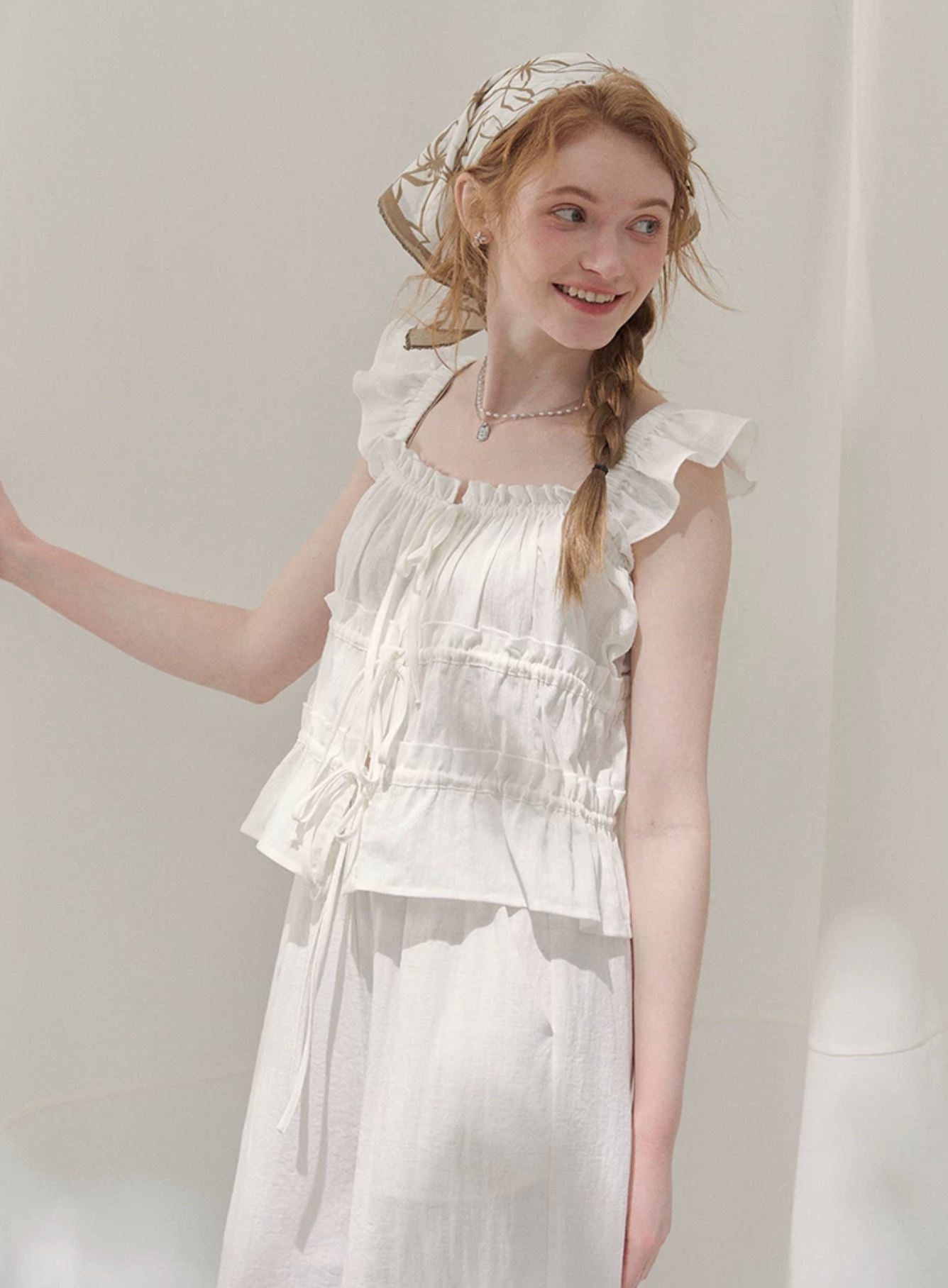 LOLOL "Dreamy Lace" white short-sleeved t-shirt with flutter sleeves - Elegant and fashionable design for women.