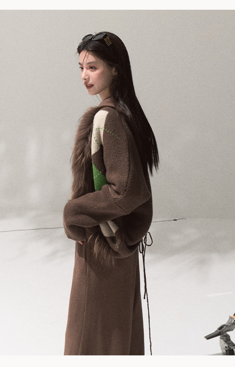 OAKMOO "Tangible Gift" - Women's Loose Cardigan with Raccoon Collar, Thick and Warm Coat.