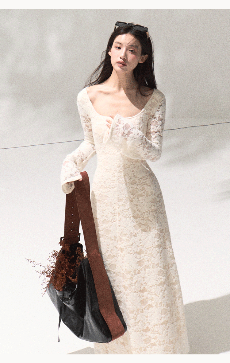 Oakmoo Warm Velvet Stretch Lace Dress