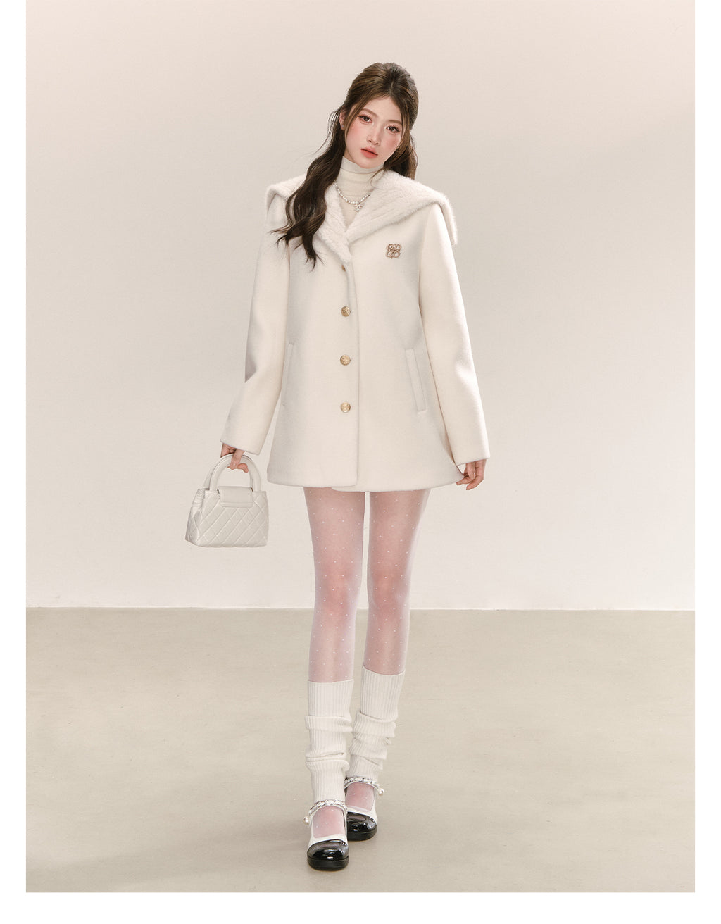QDQD Mid-length A-line wool coat, sailor collar, padded lining and belted waist, perfect for fall and winter.