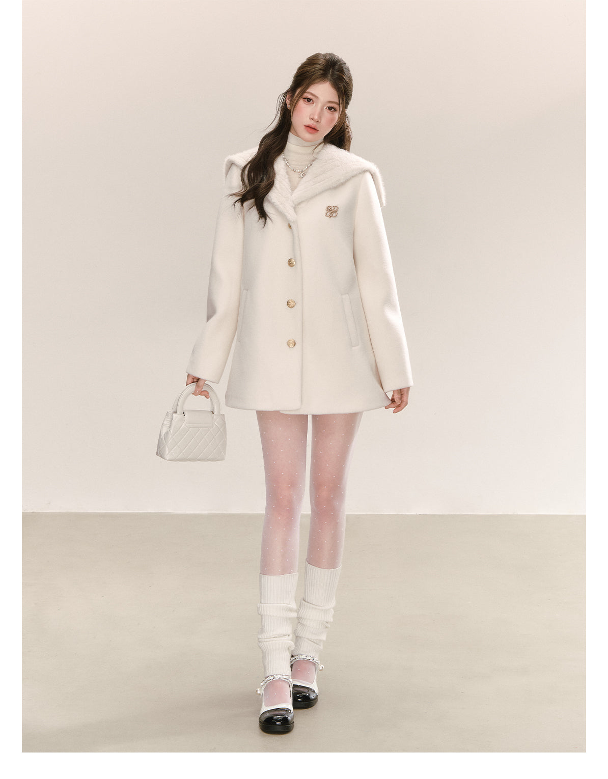QDQD Mid-length A-line wool coat, sailor collar, padded lining and belted waist, perfect for fall and winter.