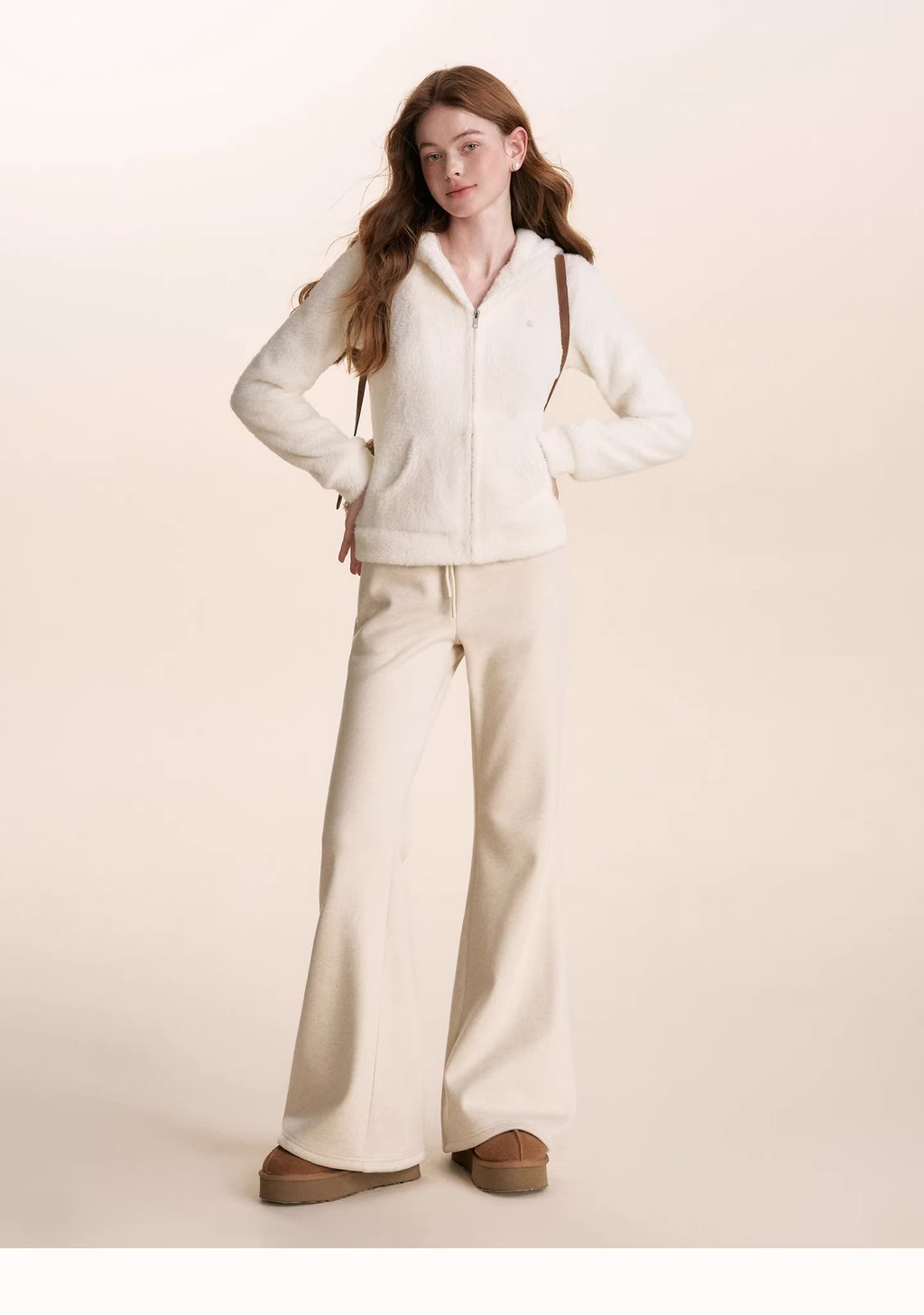 KROCHE Comfortable, wide-leg fleece pants, cashmere blend, ribbed, loose style.