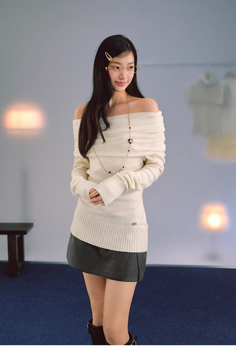 LaluneDuCiel Elegant, slim fit, versatile light beige dress/pant with side slit for women.