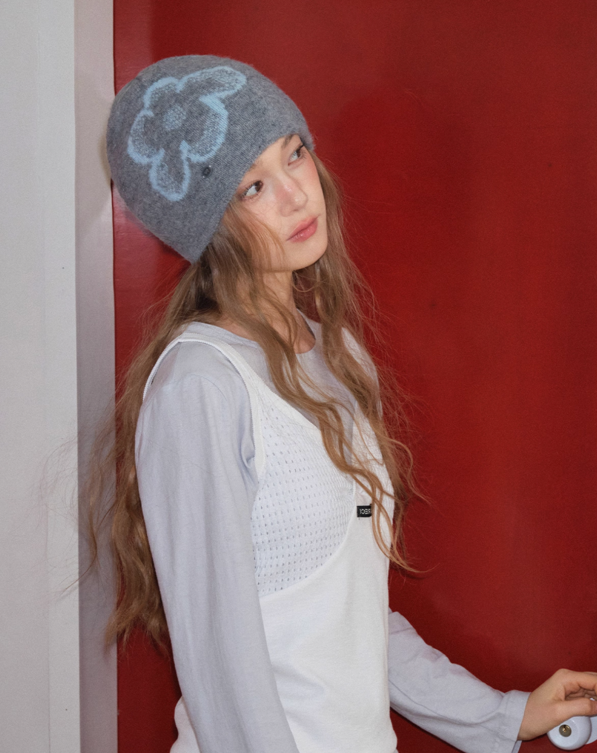 FEITIY Feytiy blue floral pattern soft and flattering beanie for women, new autumn and winter style, warm and ear protection beanie