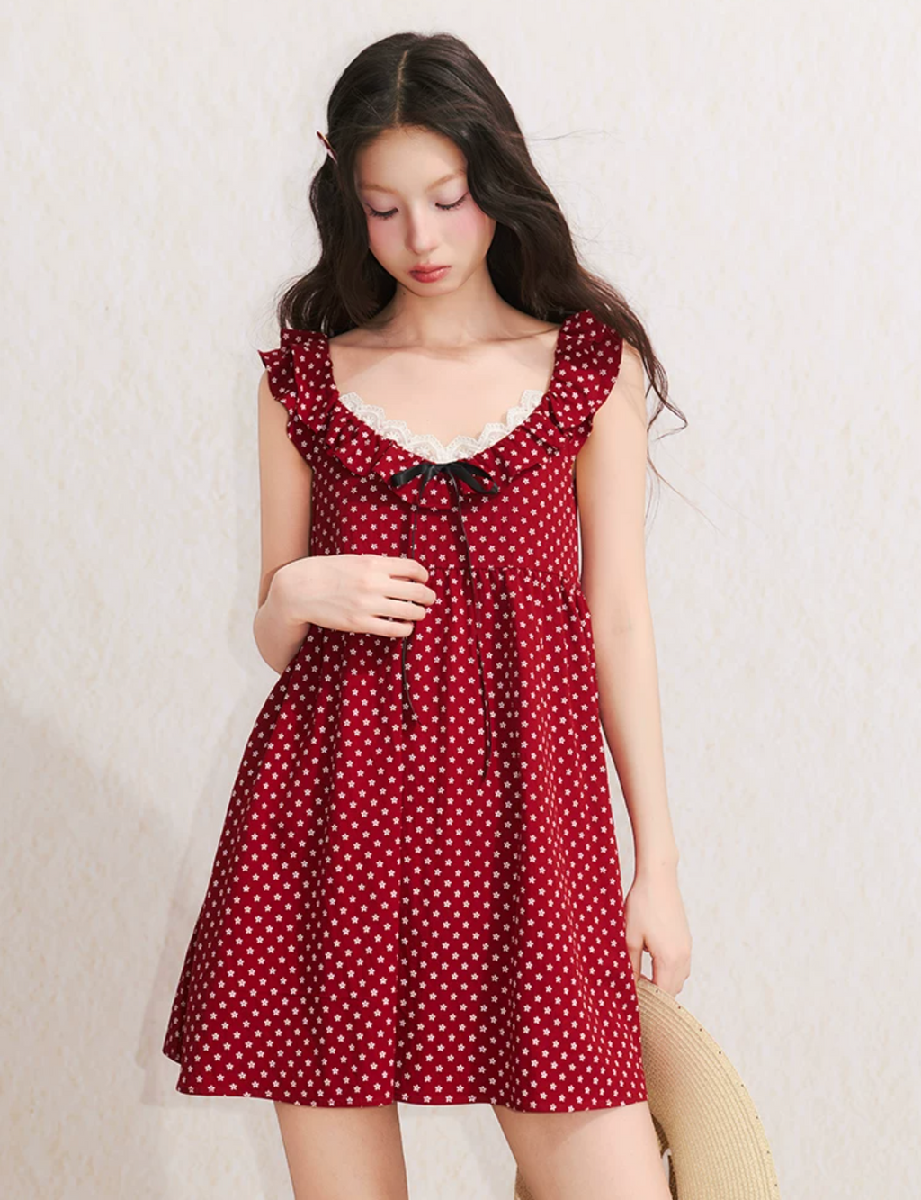 UMOUMO Sweet summer dress in floral print with ruffled lace V-neck for a flattering look.