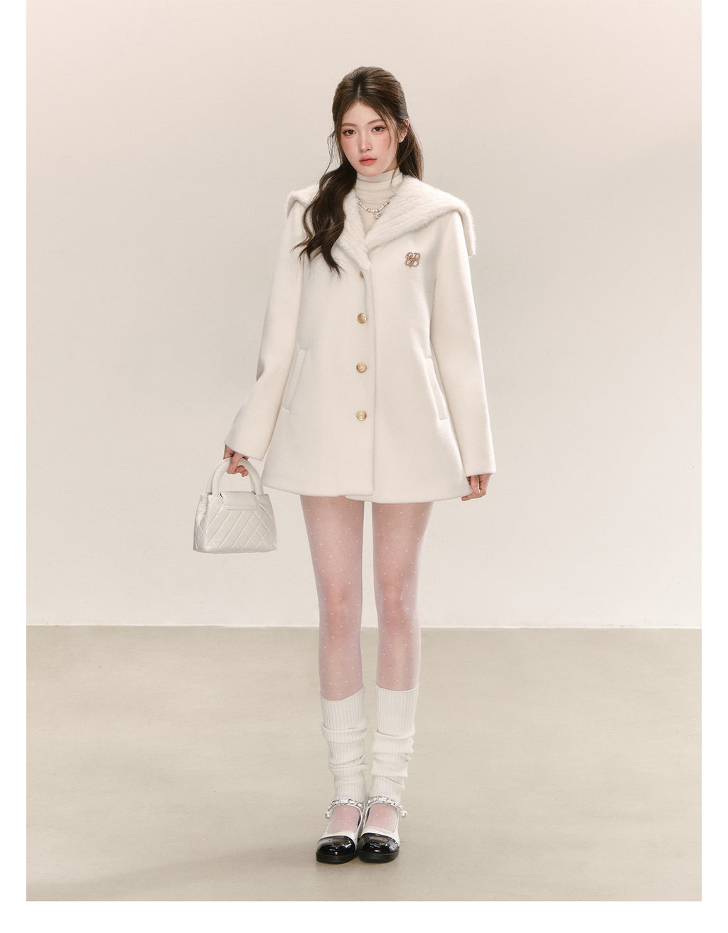 QDQD Mid-length A-line wool coat, sailor collar, padded lining and belted waist, perfect for fall and winter.