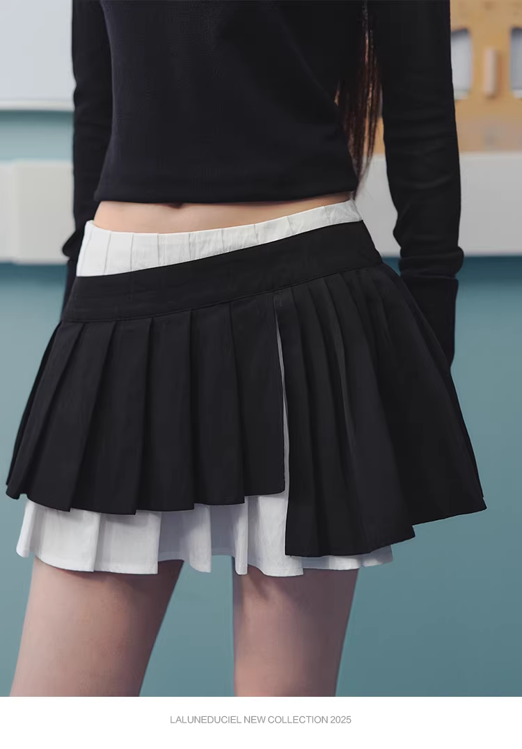 LaLuneDuCiel A-line pleated midi skirt in black and white with a fashionable design; simple and versatile style.