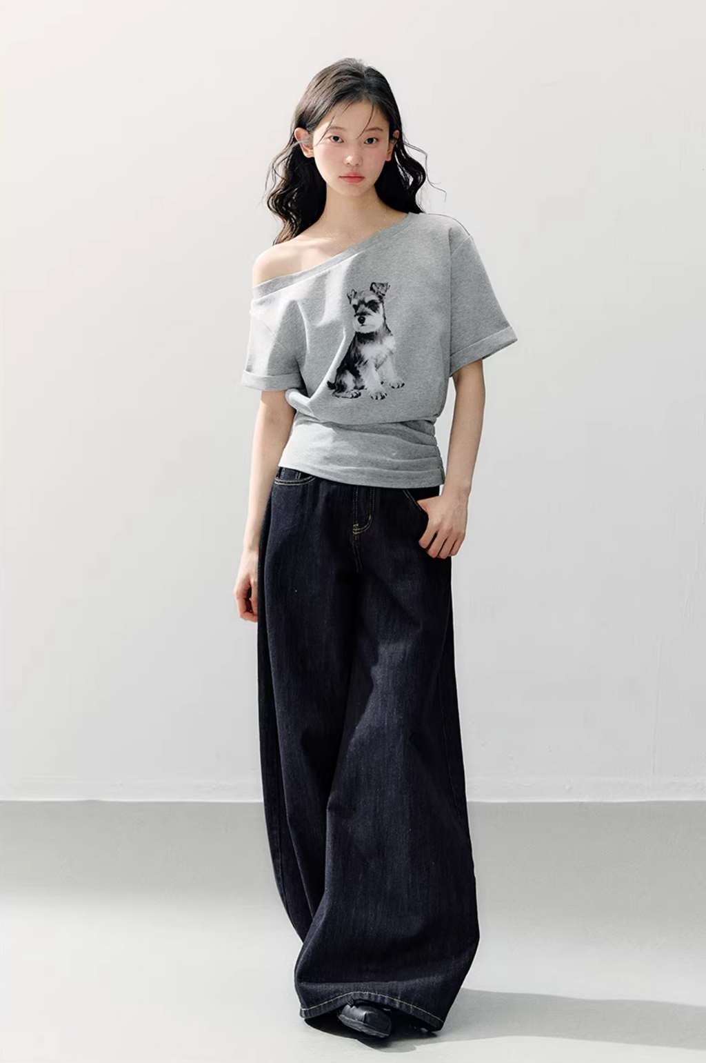 ANNATTO Lazy gray puppy print off-the-shoulder t-shirt + loose, wide-leg jeans