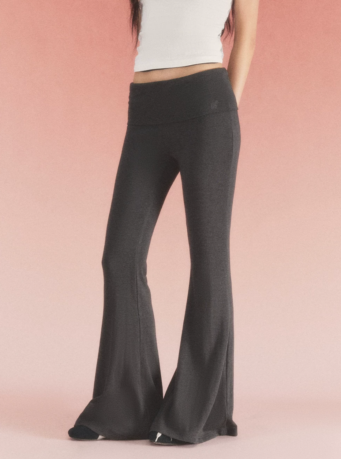 Weekendhub Fold-up knitted flared pants for women, new 2026 model, Korean style, slim fit, comfortable.