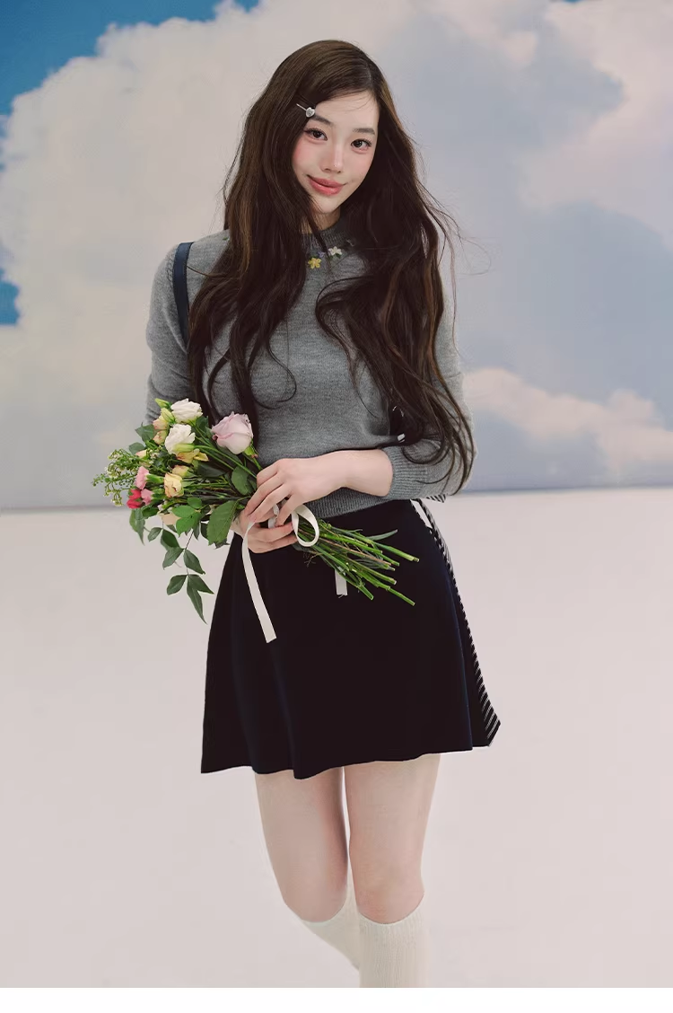 LaluneDuCiel Relaxed resort style: Irregular knitted midi skirt, elastic, elegant and dynamic for women.