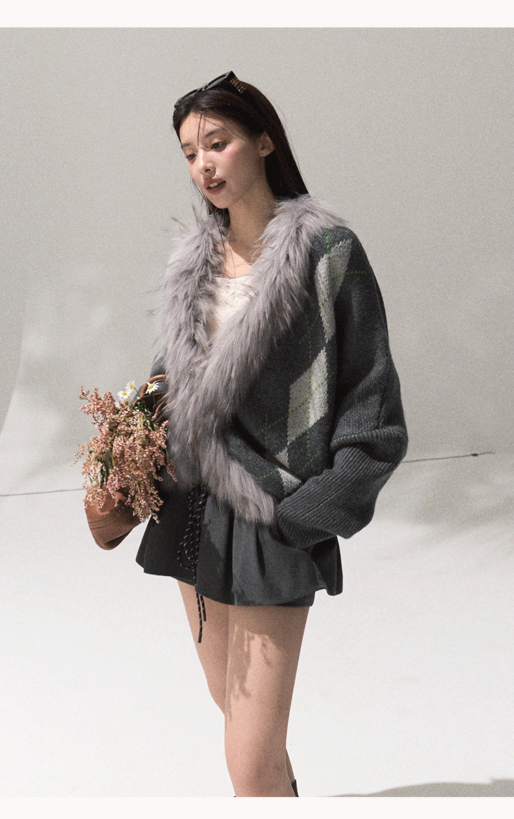 OAKMOO "Tangible Gift" - Women's Loose Cardigan with Raccoon Collar, Thick and Warm Coat.