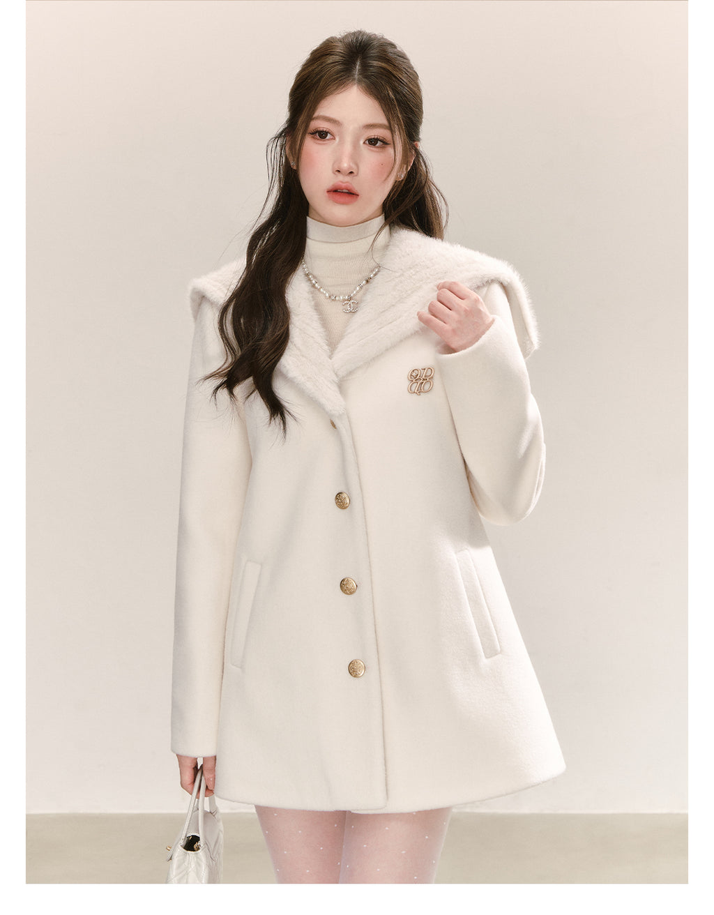 QDQD Mid-length A-line wool coat, sailor collar, padded lining and belted waist, perfect for fall and winter.