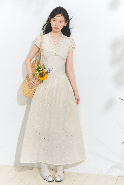 ANNATTO A-line dress, slim waist, V-neck, lace trim, inspired by Jasmine Moss