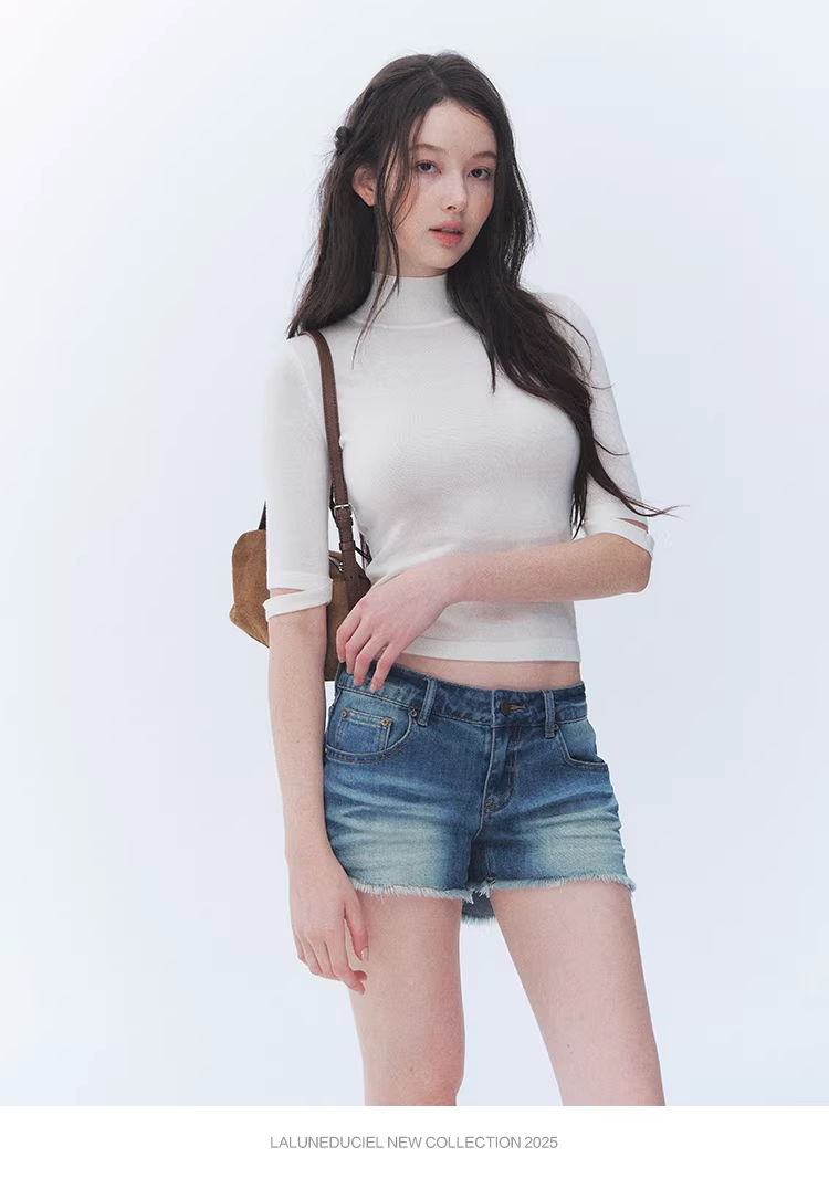 LaluneDuCiel [Truong Nguyen Anh's style] High-neck sweater for women, solid color, flattering.