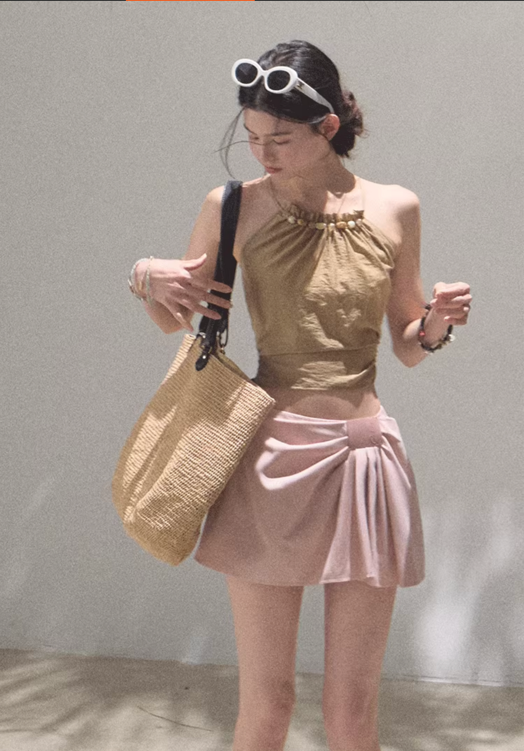 OAKMOO Soft, figure-flattering, skin-friendly linen camisole with tie collar