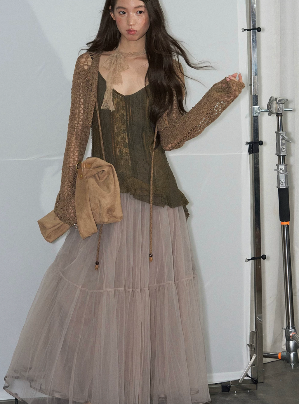 SOOLROK Lace tank top with V-neck, uneven hem, pure and charming, literary style