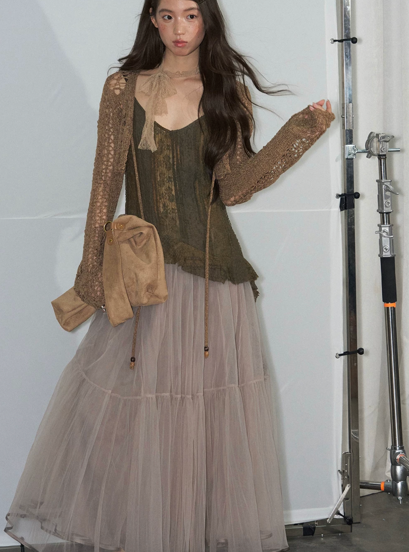 SOOLROK Lace tank top with V-neck, uneven hem, pure and charming, literary style