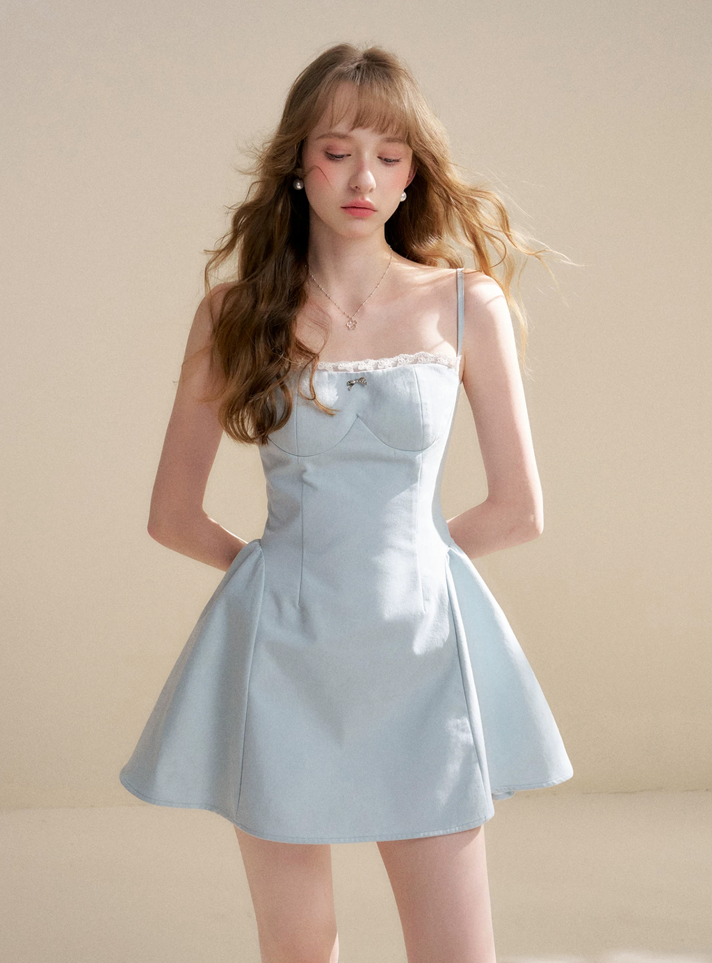 KROCHE Short A-line dress with pleated waist, romantic French lace 26SS