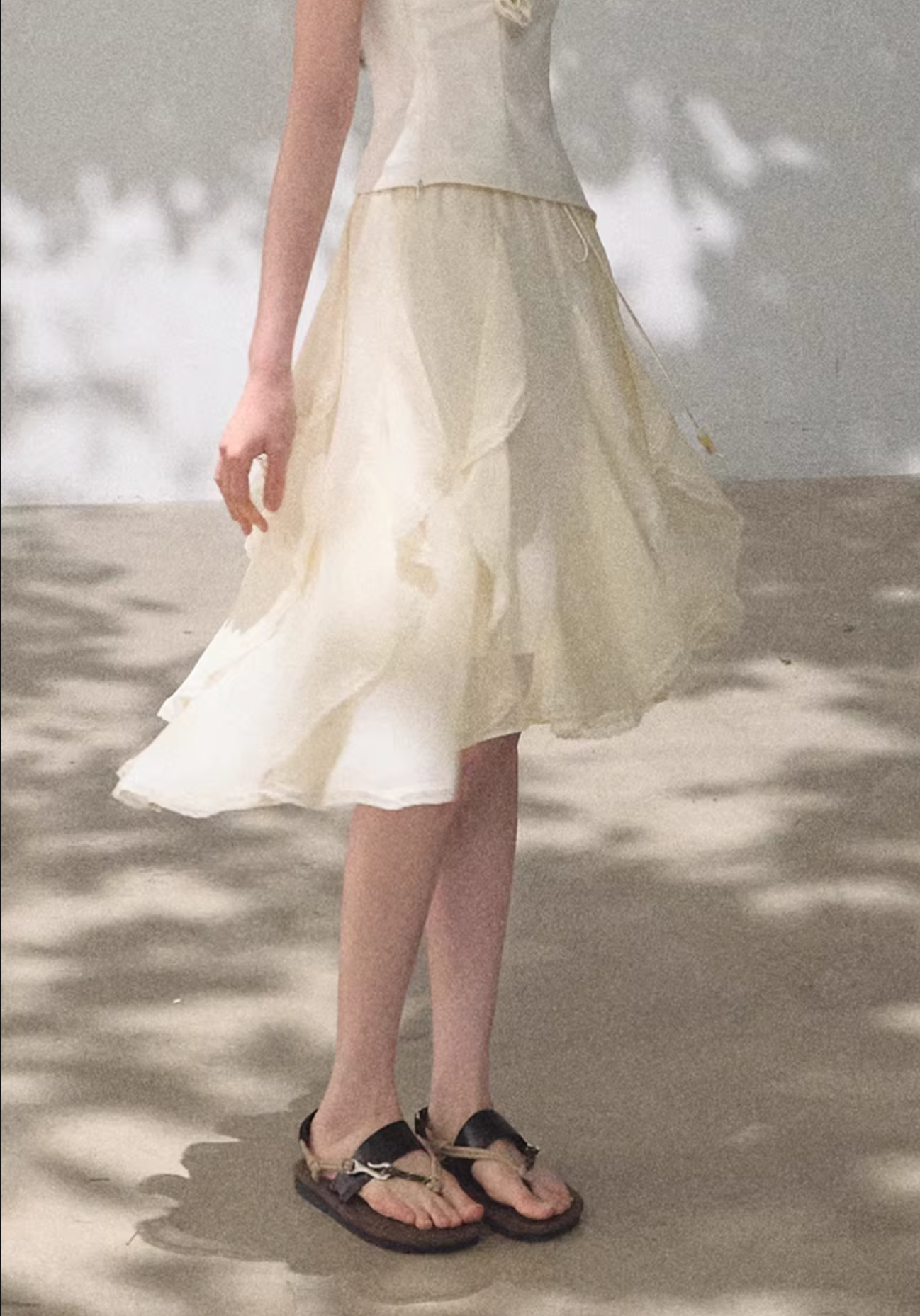 OAKMOO Thin, asymmetrical pleated A-line lace skirt, beach resort style