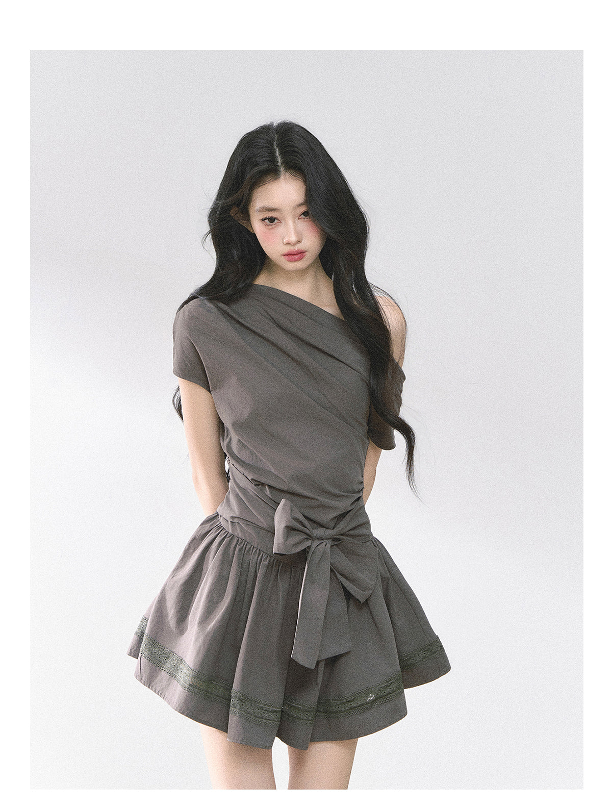 High-end French style off-the-shoulder dress for women in summer, short, fluffy, waist-hugging dress Shaoyeyan