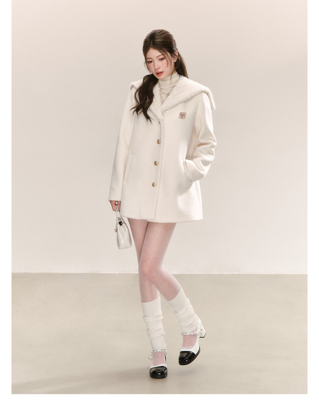 QDQD Mid-length A-line wool coat, sailor collar, padded lining and belted waist, perfect for fall and winter.