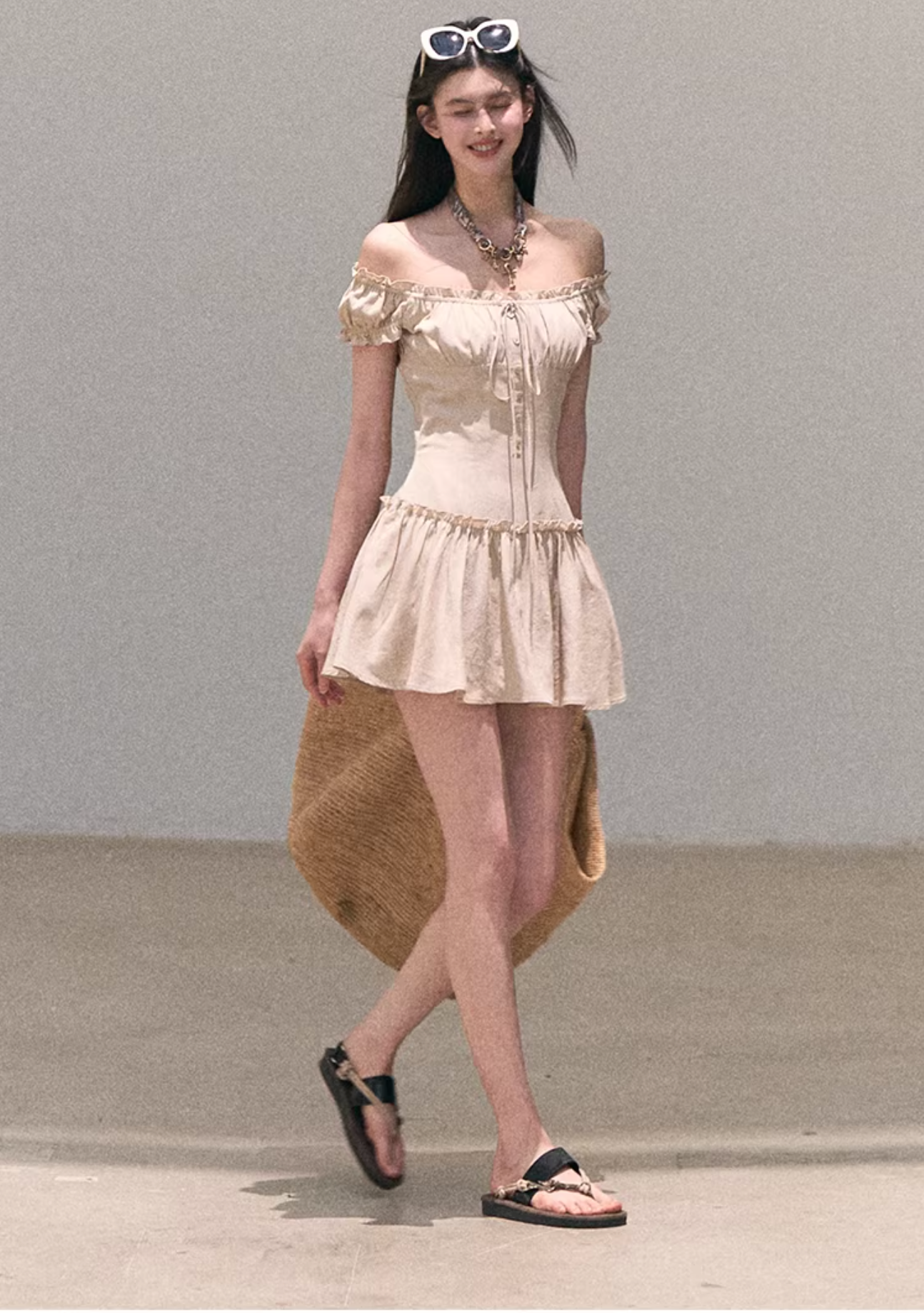 OAKMOO Bodycon off-the-shoulder mini dress made of lyocell linen fabric.