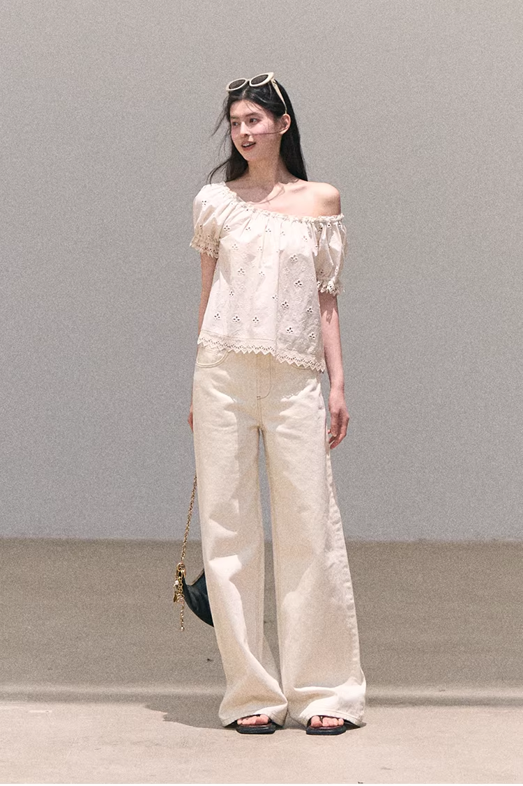 OAKMOO Peter Pan collar short-sleeved T-shirt with lace cut-out