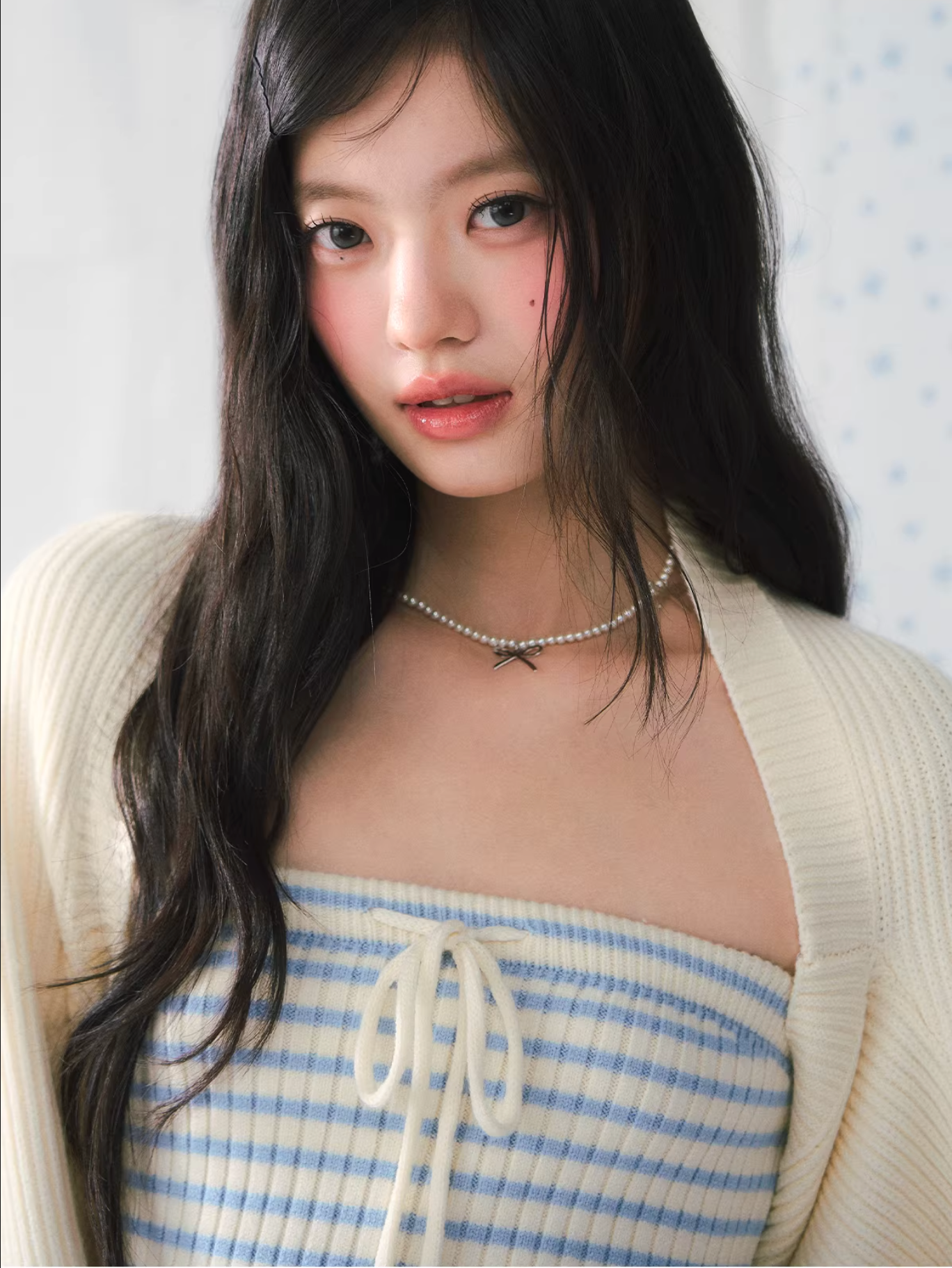 WEEKENDHUB Women's Spring/Summer 2026 two-piece set, including plaid strapless top and knitted cardigan