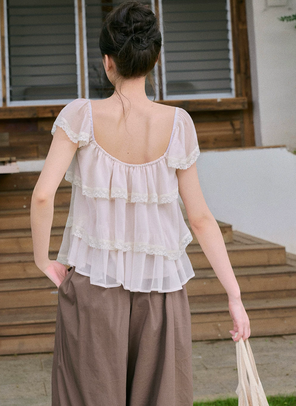 OIOI ESSE Women's chiffon lace blouse with puffy sleeves, light summer style.