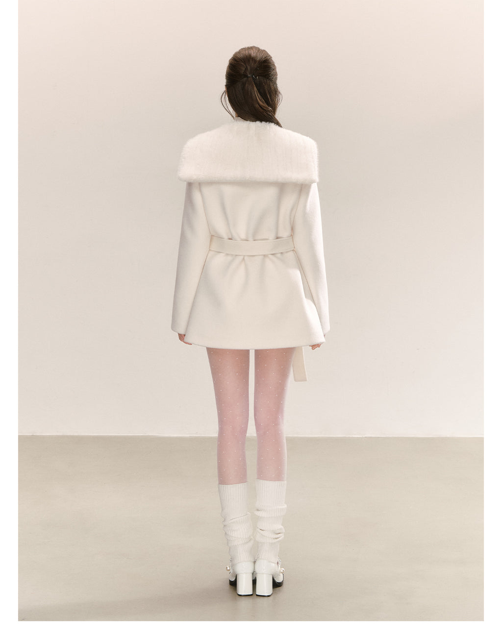 QDQD Mid-length A-line wool coat, sailor collar, padded lining and belted waist, perfect for fall and winter.