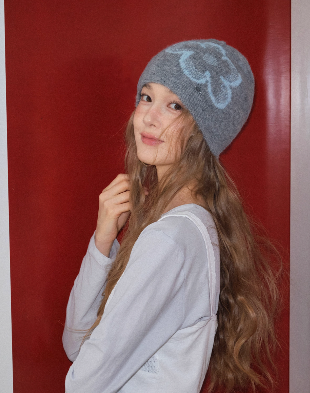 FEITIY Feytiy blue floral pattern soft and flattering beanie for women, new autumn and winter style, warm and ear protection beanie