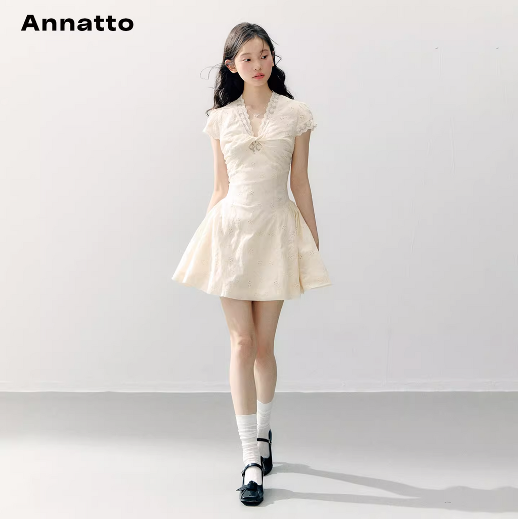 ANNATTO A-line dress, slim waist, V-neck, lace trim, inspired by Jasmine Moss