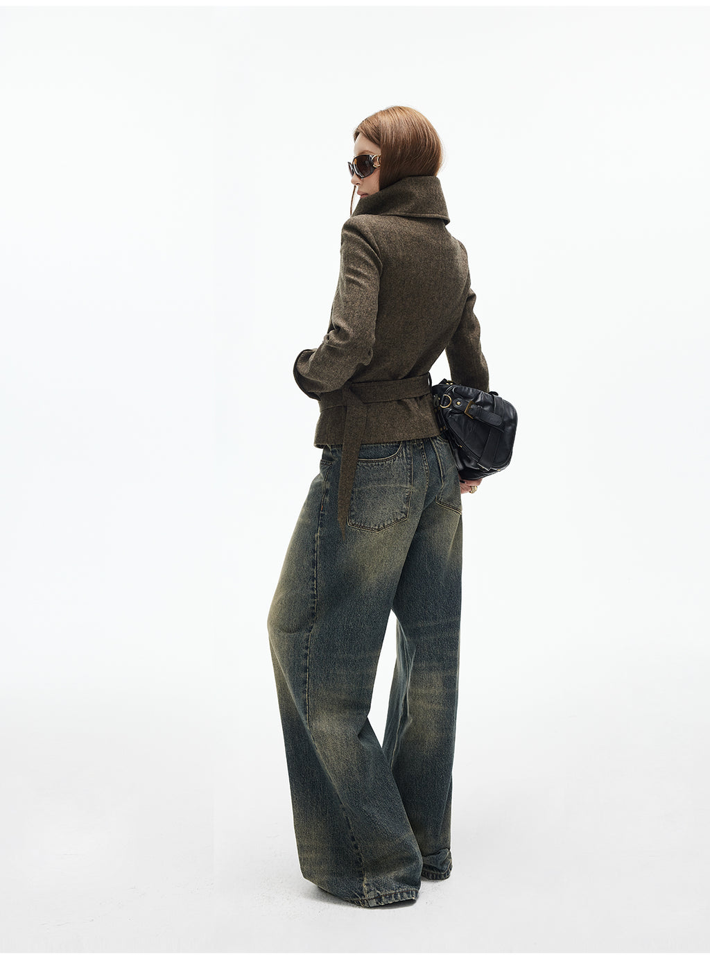 Soft and clingy wool coat, large lapels, double-breasted, low back, short and slightly loose fit iamxiaa