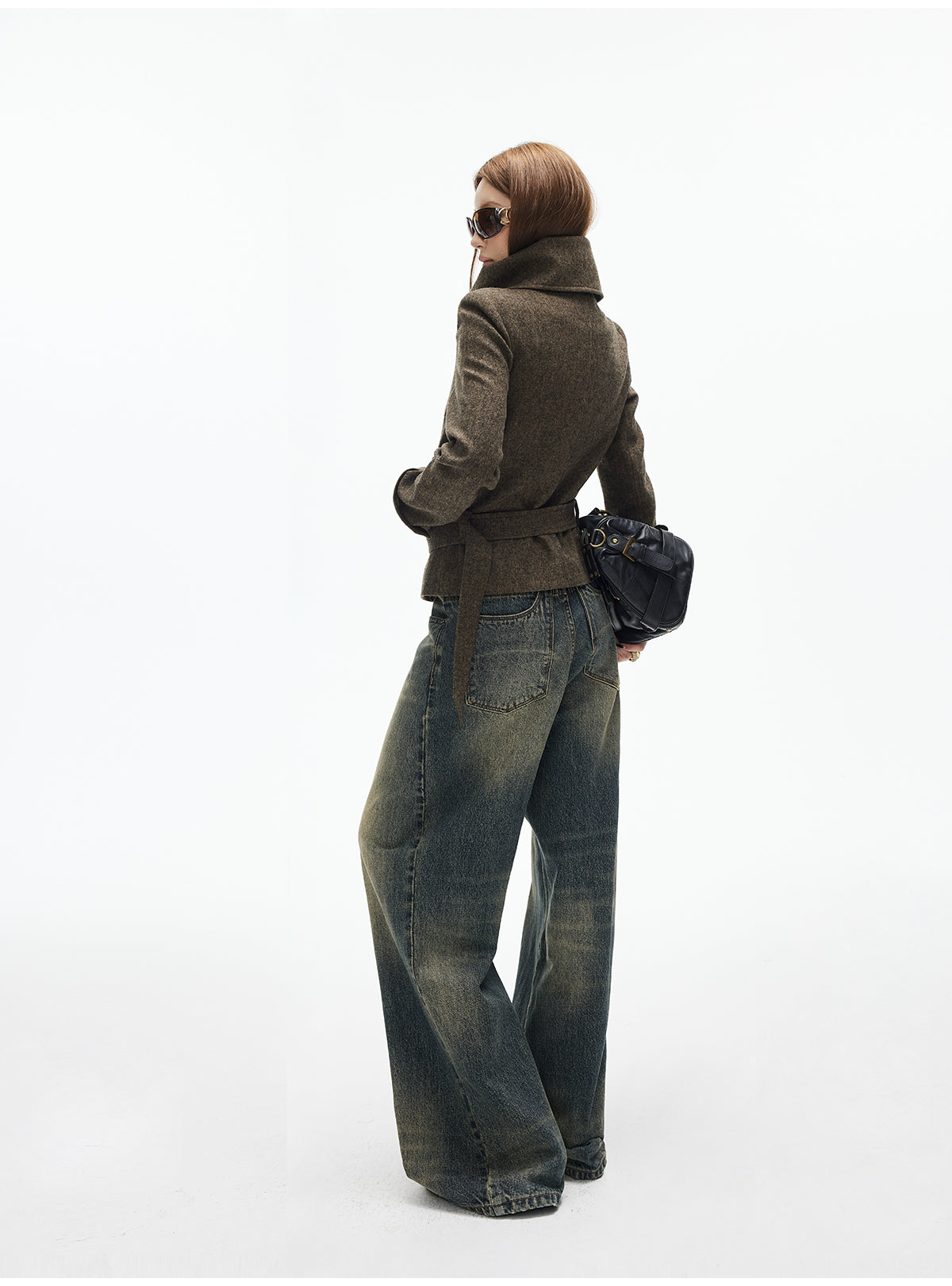 Soft and clingy wool coat, large lapels, double-breasted, low back, short and slightly loose fit iamxiaa
