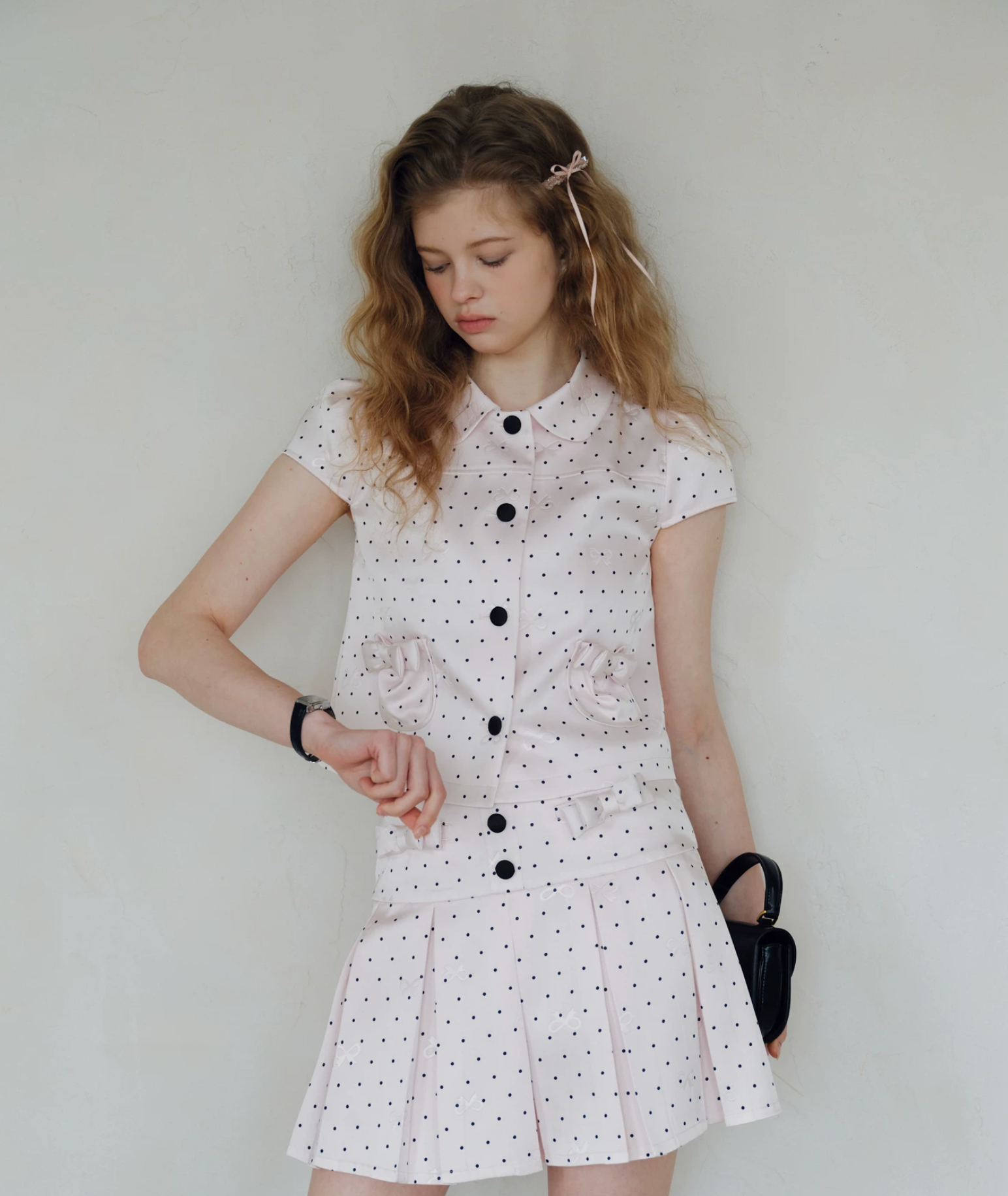 ISISLOVE Pink polka dot bow tie set - Short-sleeved shirt, high-waisted pleated skirt for women
