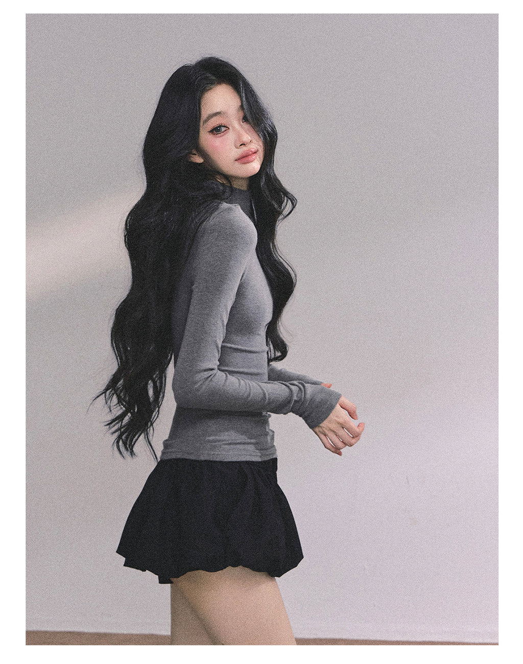 High-quality round-leg French-style off-the-shoulder, slim-fit, short-sleeved summer men's t-shirt for women SHAOYEYAN