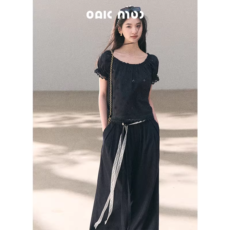 OAKMOO Peter Pan collar short-sleeved T-shirt with lace cut-out