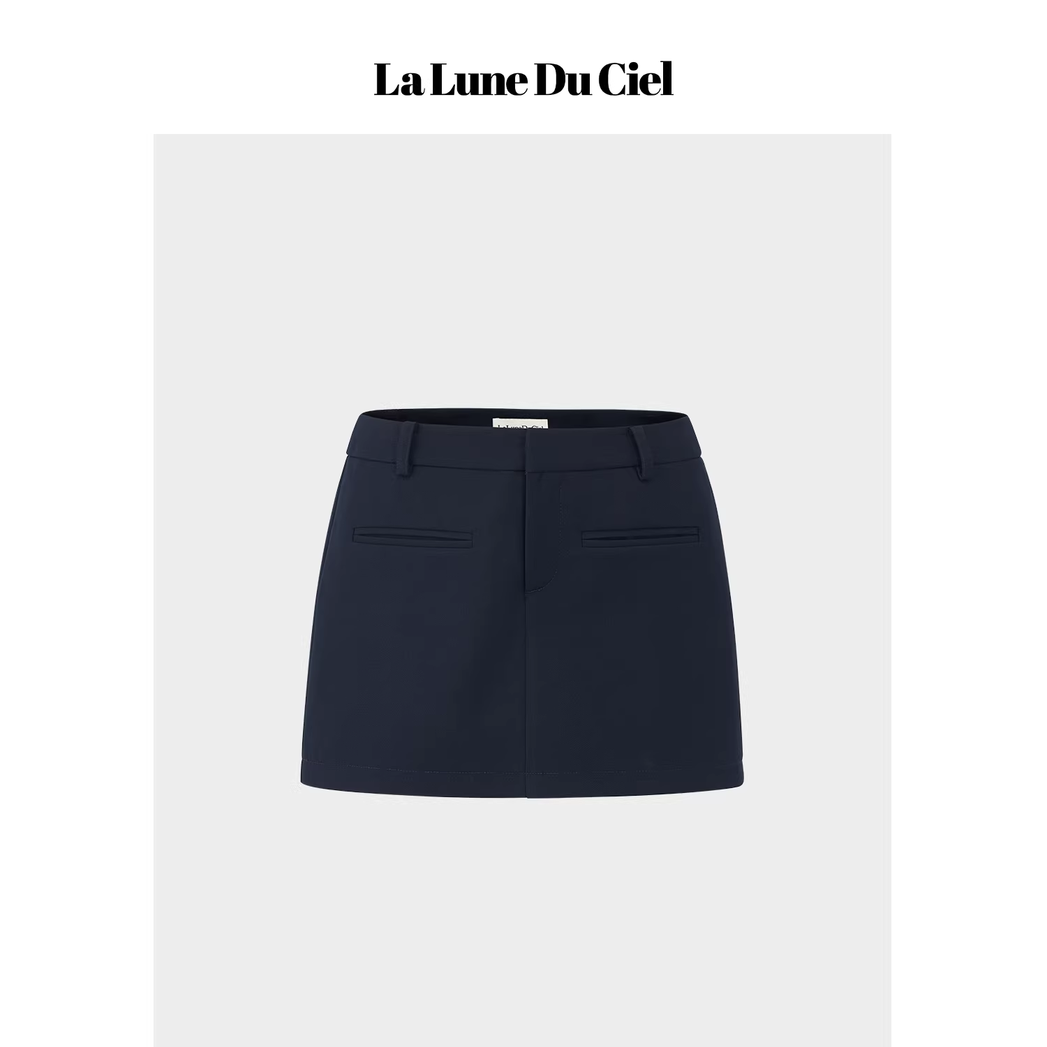 LaluneDuCiel A-line mini skirt with a mid-rise waist, loose fit, hugs the hips, flatters the figure, suitable for women, spring season.