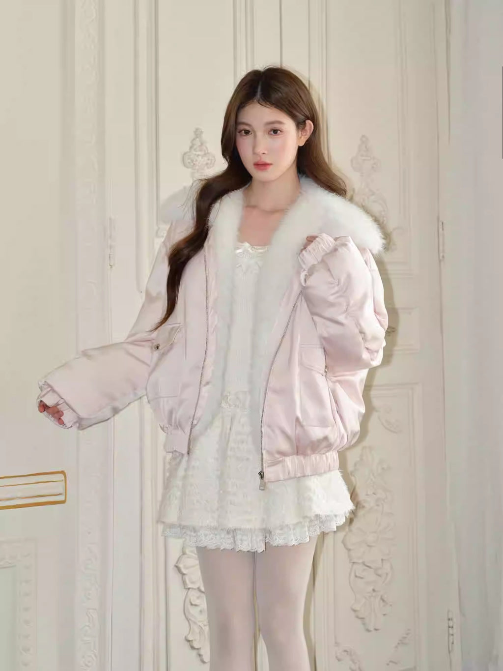 RECIT Sleek pale pink puffer jacket, satin trim, loose fit, perfect for a feminine look that will attract all eyes on Instagram.