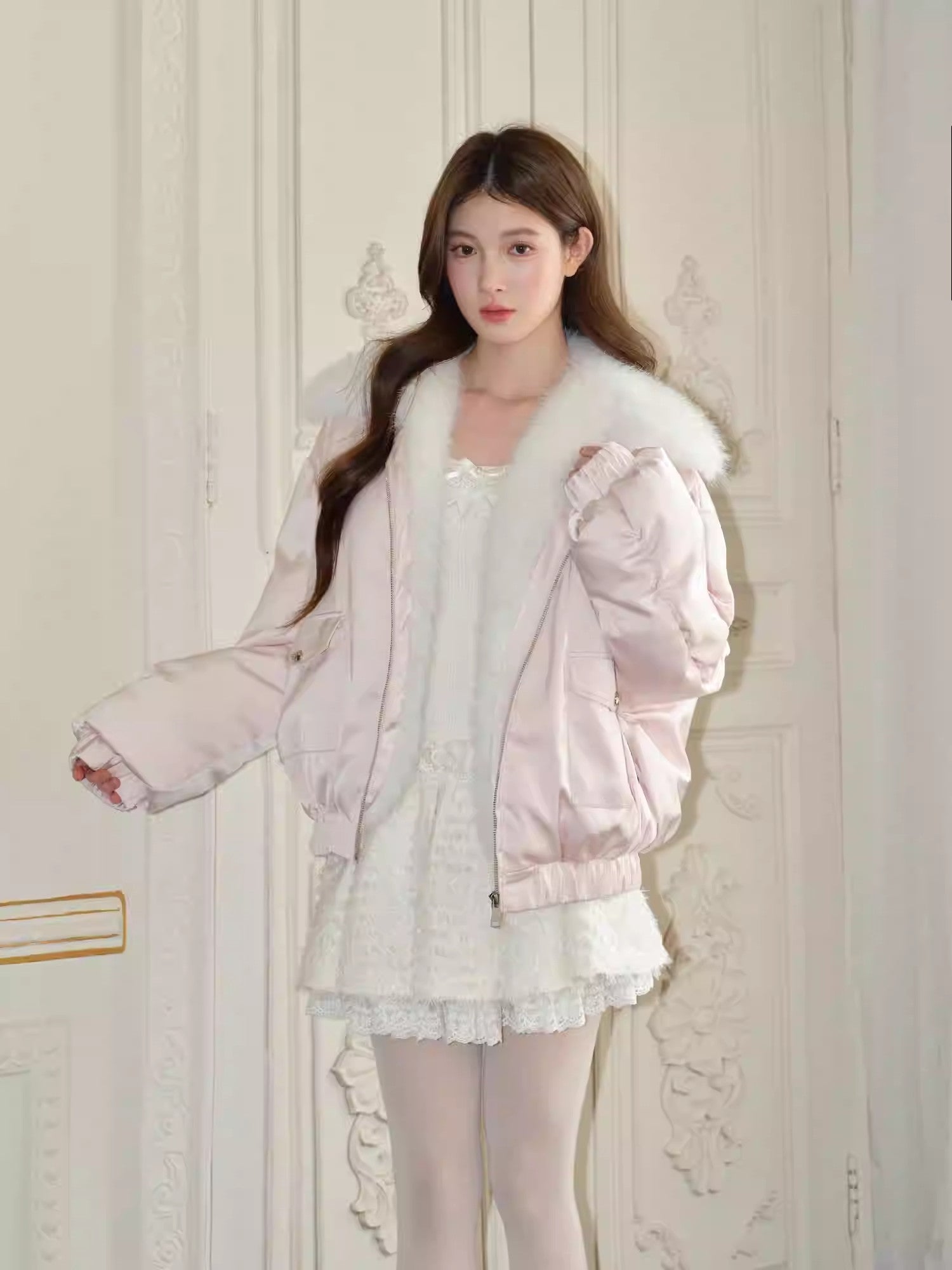 RECIT Sleek pale pink puffer jacket, satin trim, loose fit, perfect for a feminine look that will attract all eyes on Instagram.